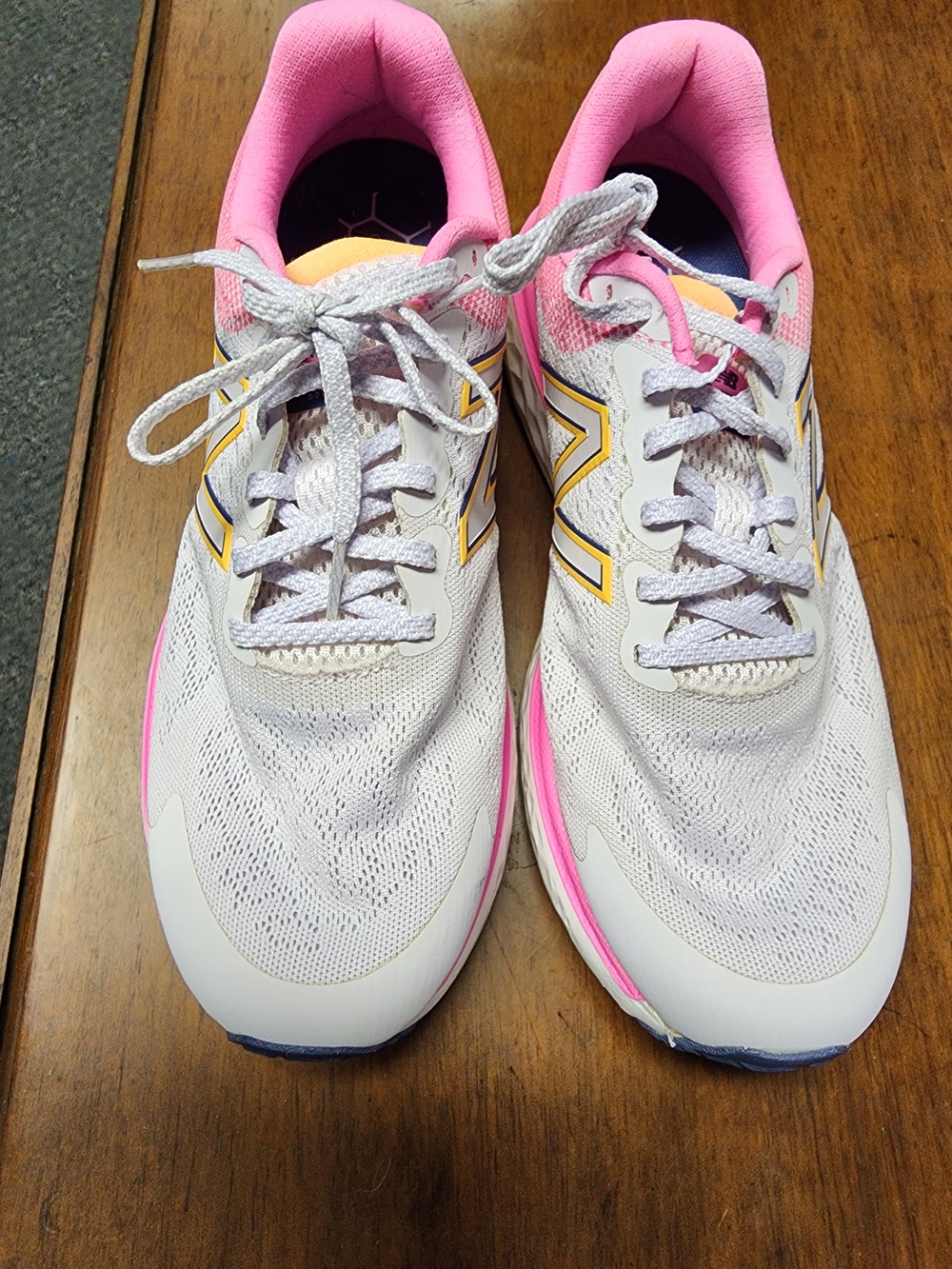 New Balance Sz 8.5 Women's Fresh Foam Athletic Sneakers - Pink & White